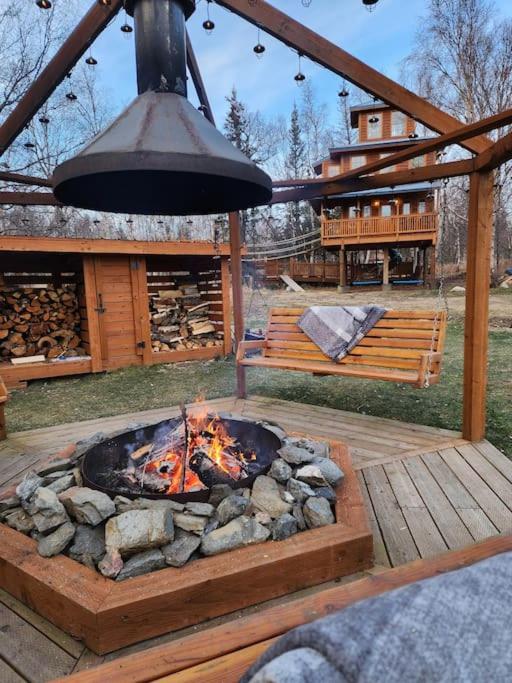 The Eagle'S Nest Treehouse Cabin Palmer Extérieur photo