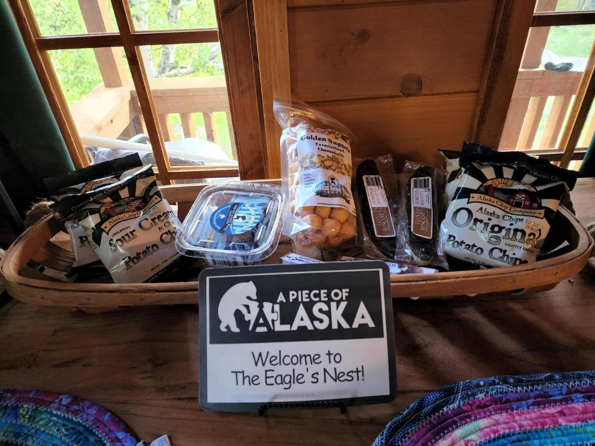 The Eagle'S Nest Treehouse Cabin Palmer Extérieur photo