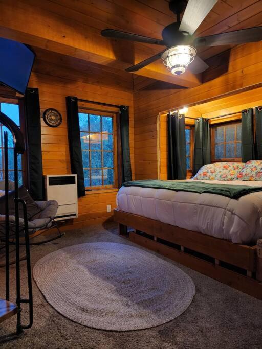 The Eagle'S Nest Treehouse Cabin Palmer Extérieur photo