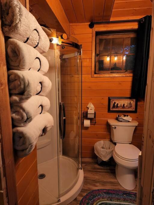 The Eagle'S Nest Treehouse Cabin Palmer Extérieur photo