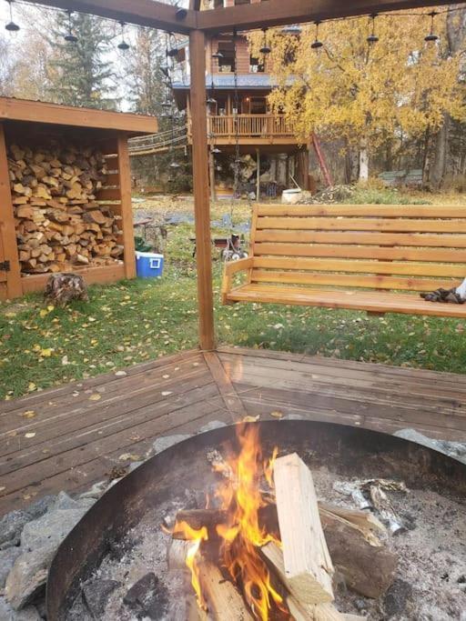 The Eagle'S Nest Treehouse Cabin Palmer Extérieur photo